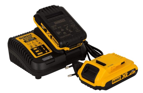DEWALT Akku-Starterkit (2 x 18 V / 2 Ah plus DCB 115)