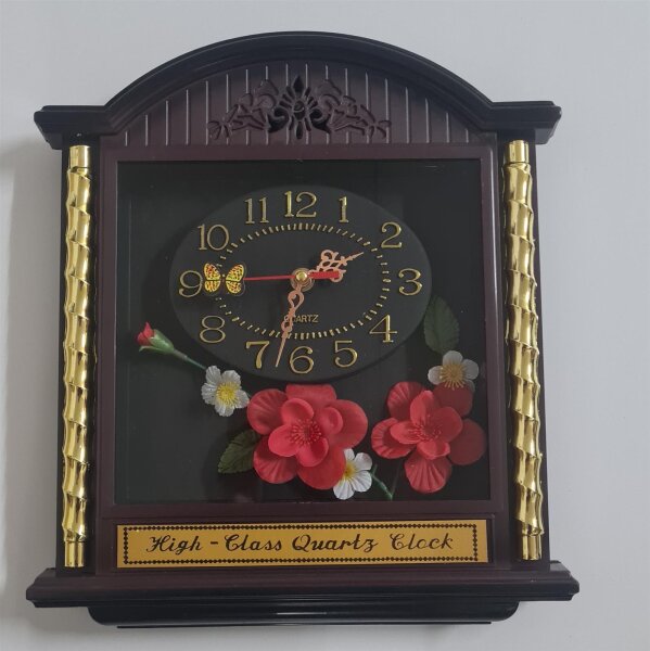 High-Class Quartz Clock Schwarz-Braun