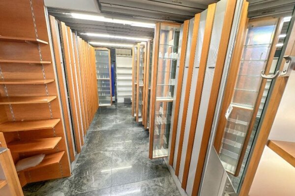 Schienenregalanlage / Apothekerschrank 390x390x230 cm