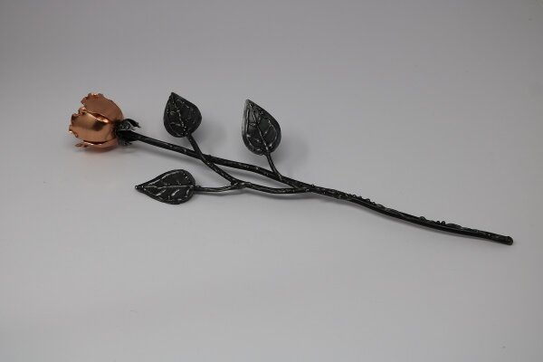 Handgefertigte Metallrose, mit Kupferrose